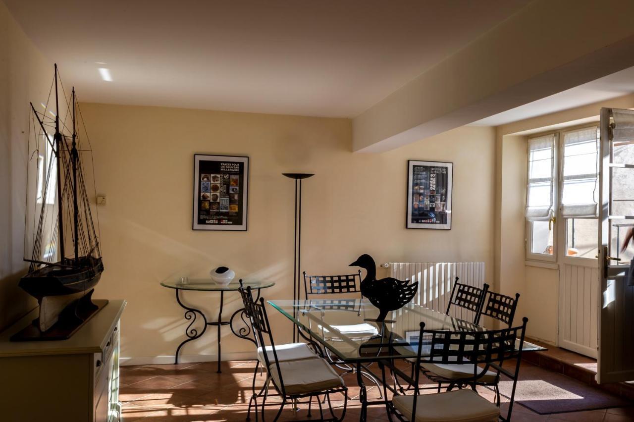 ¨Gite Du Cafe Suquet Giroussens Exterior foto